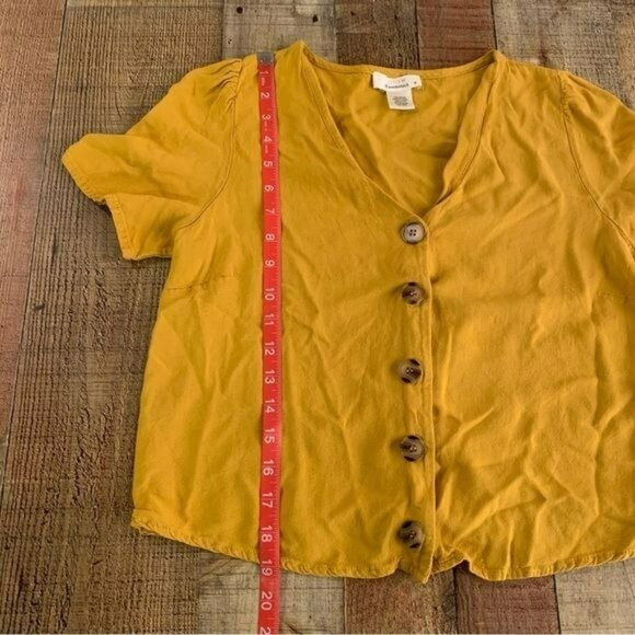 Urban Romantics yellow button up blouse medium - Picture 4 of 5